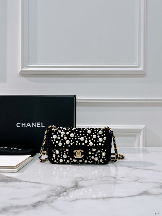 CHANEL 22B MINI CLASSIC FLAP