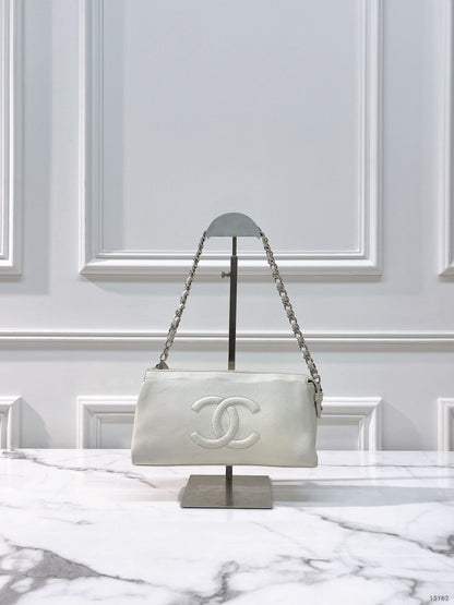 CHANEL SHOULDER BAG