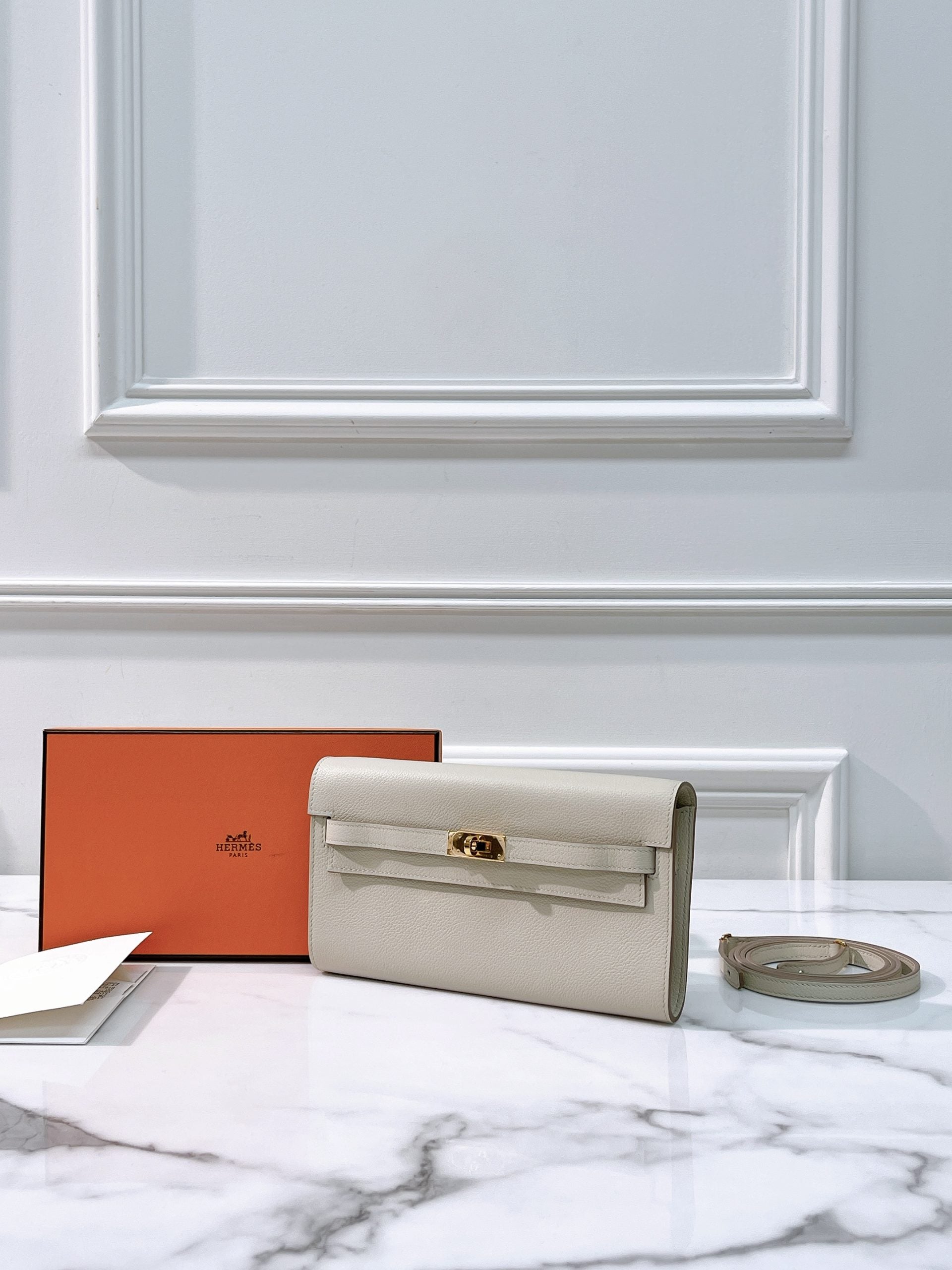 HERMES KELLY TO GO BETON/GOLD