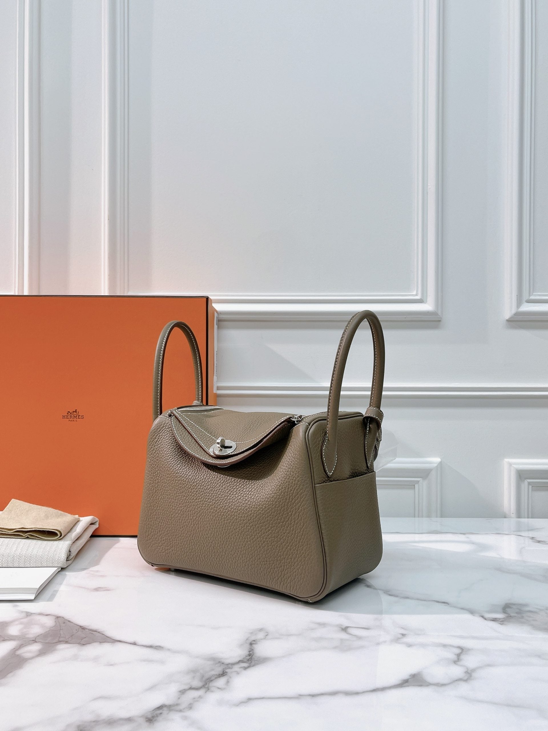 HERMES LINDY 26 ETOUPE/SILVER