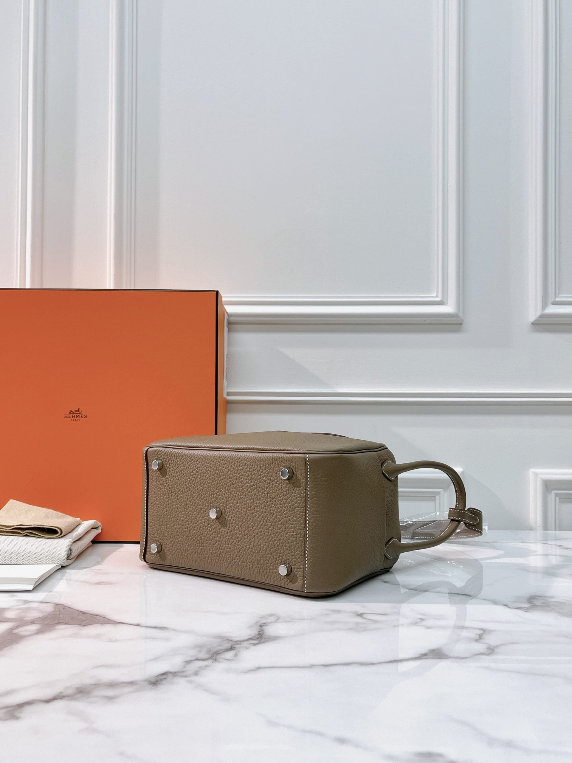 HERMES LINDY 26 ETOUPE/SILVER