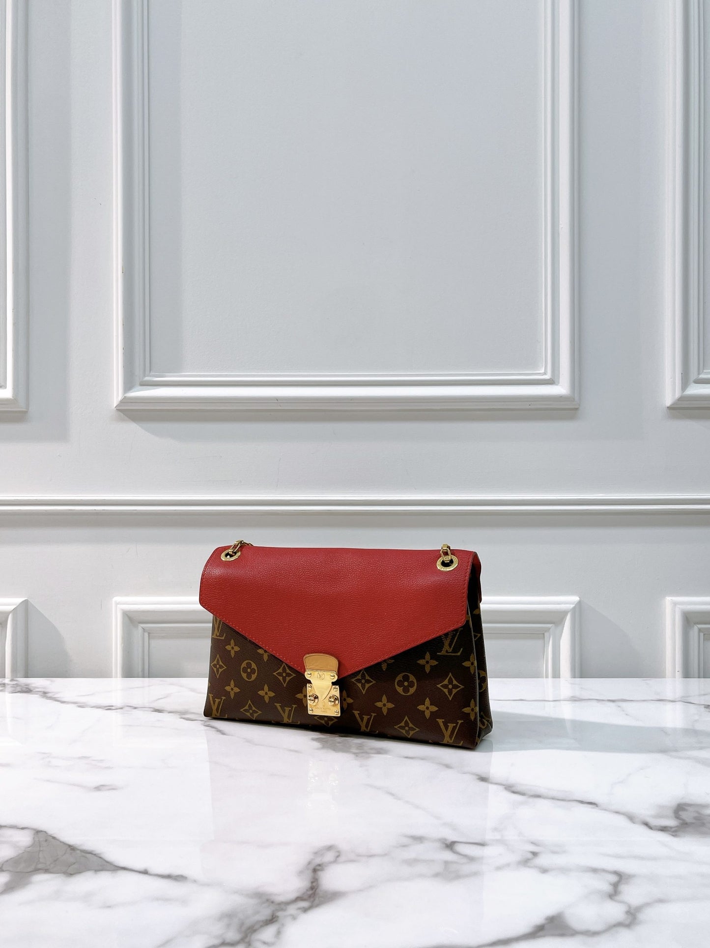 LV PALLAS ENVELOPE BAG