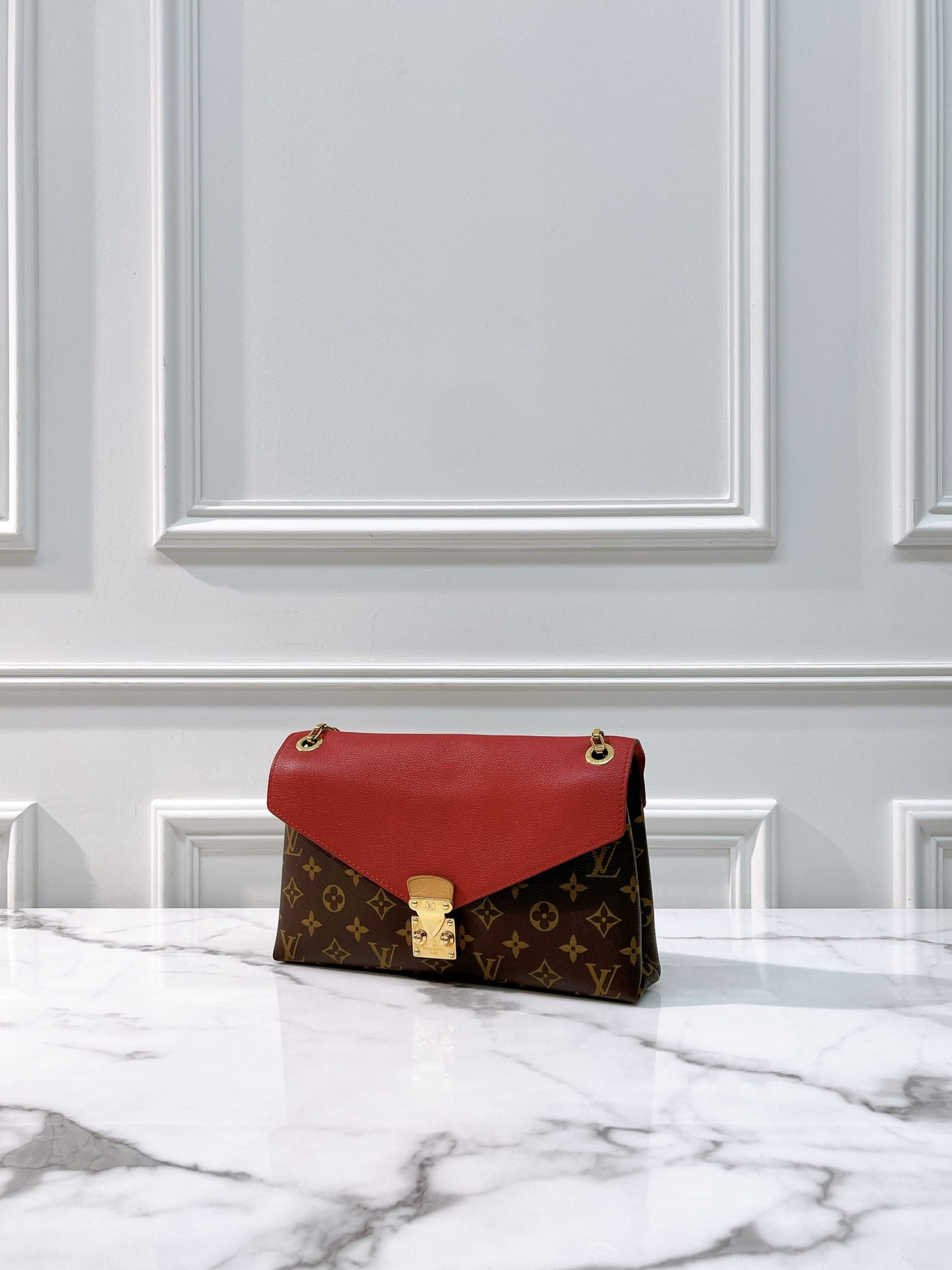 LV PALLAS ENVELOPE BAG