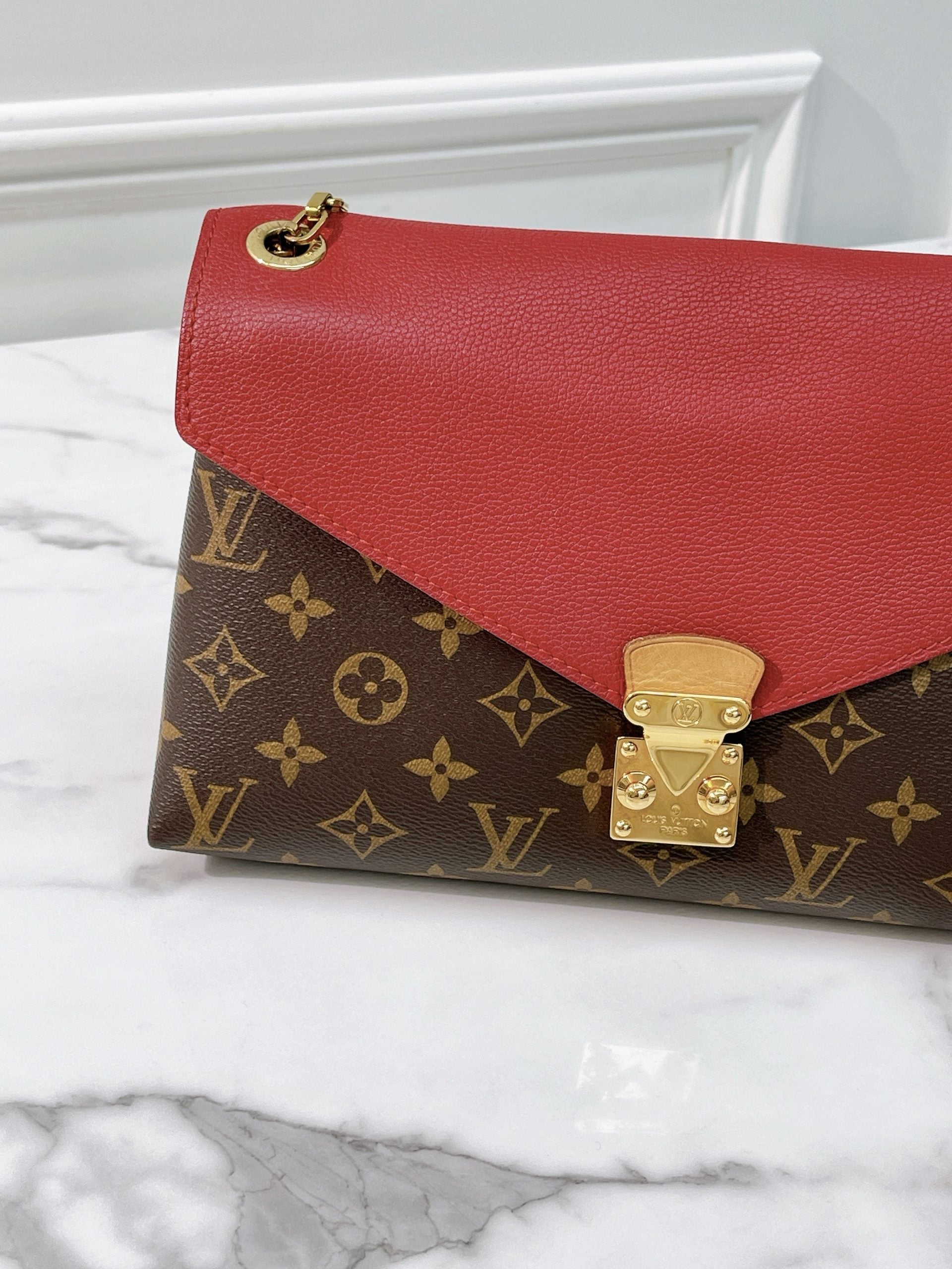 LV PALLAS ENVELOPE BAG