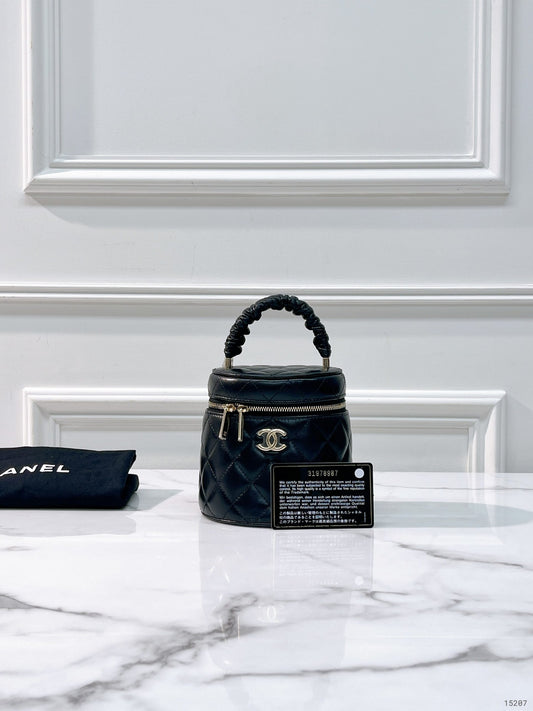 CHANEL 22S TOP HANDLE CLUTCH