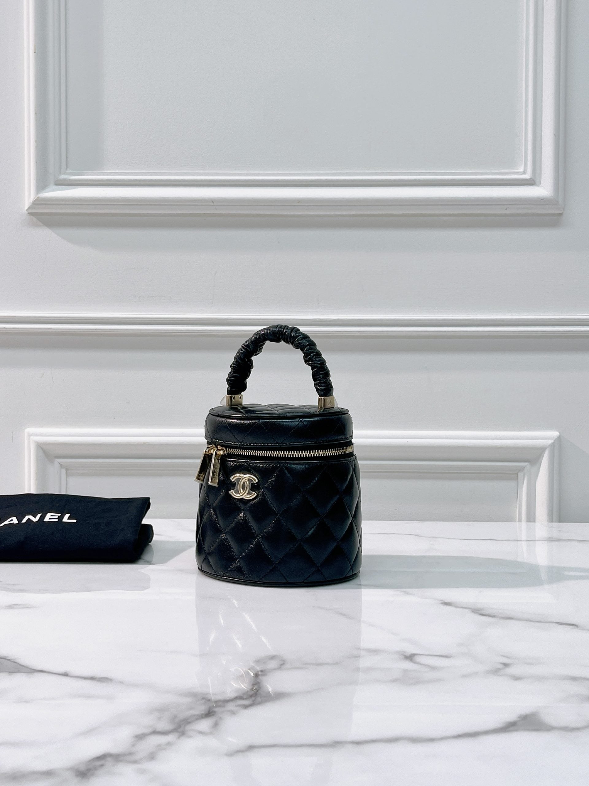 CHANEL 22S TOP HANDLE CLUTCH