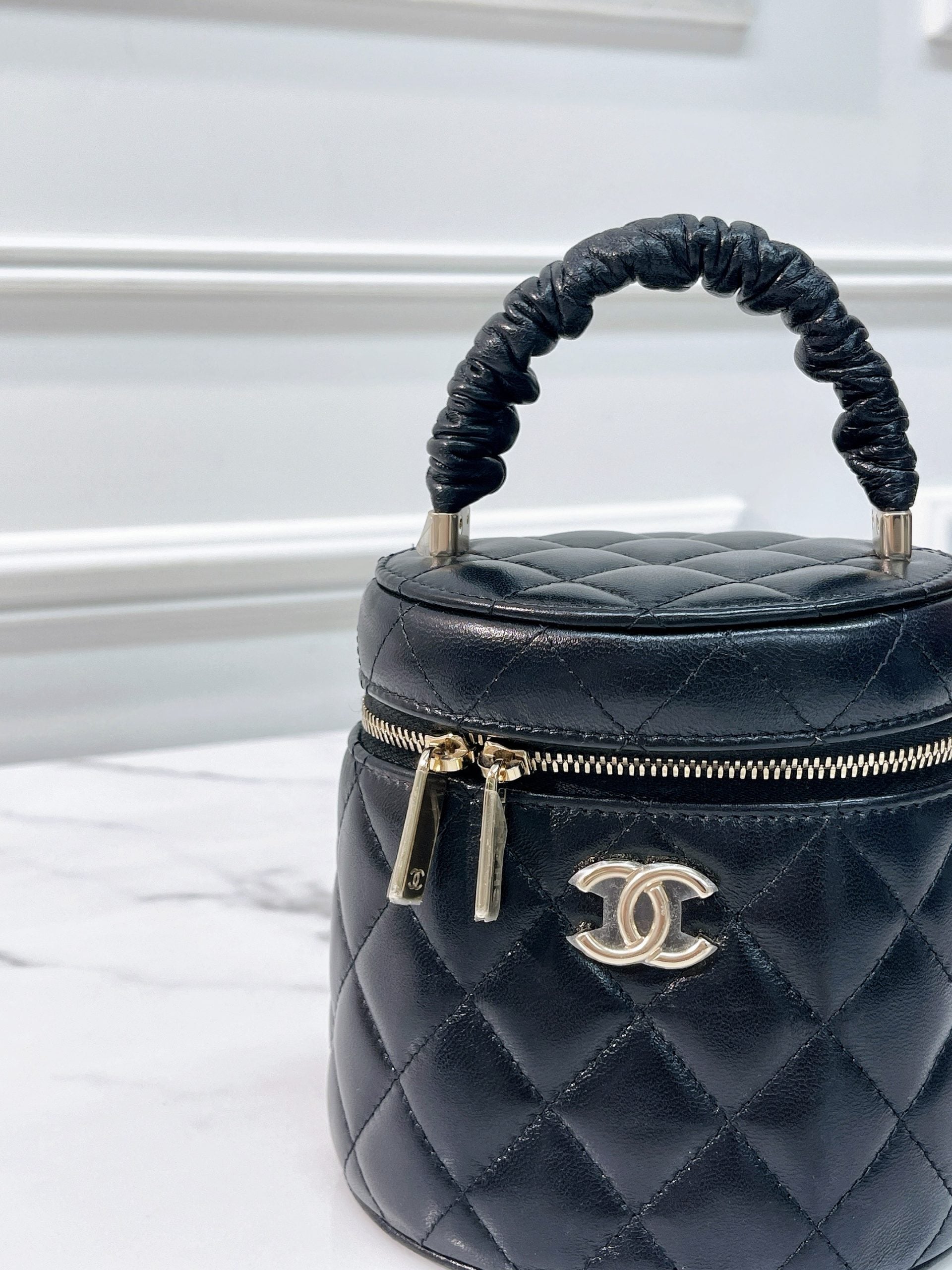 CHANEL 22S TOP HANDLE CLUTCH