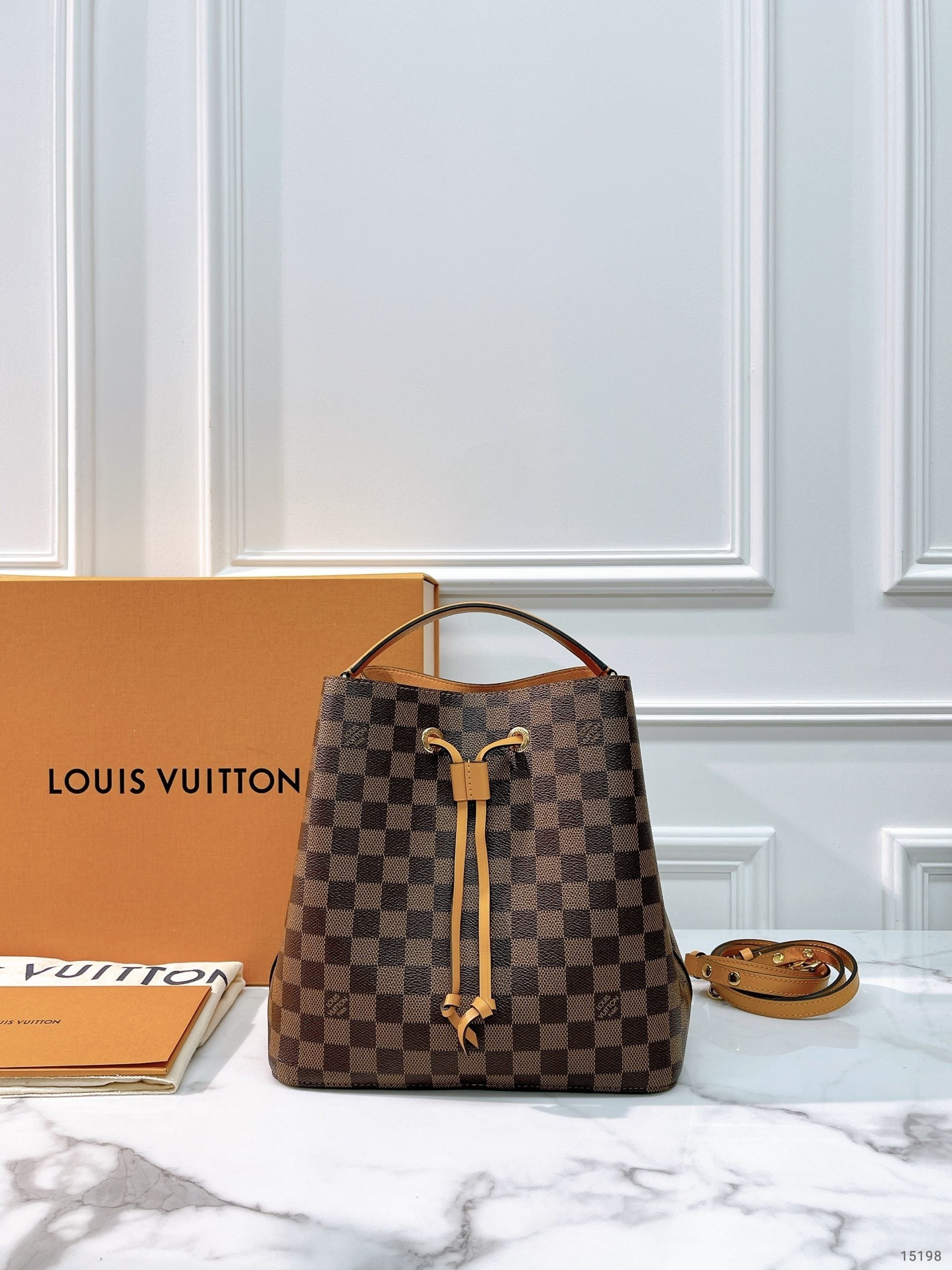 LV NEONOE MM