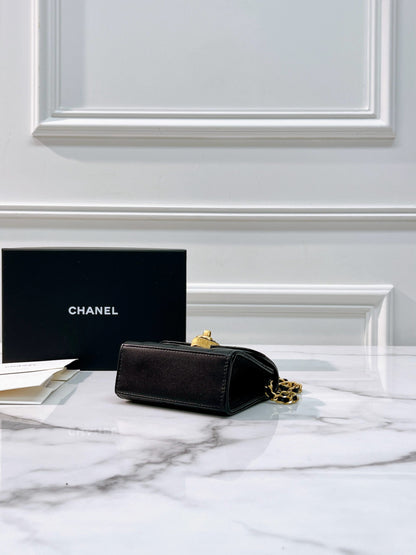 CHANEL 23S MINI CLUTCH