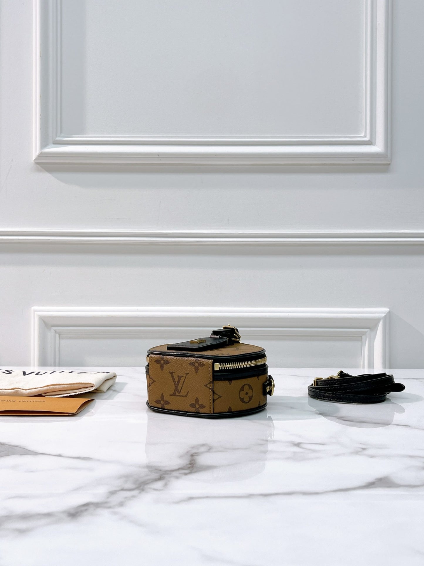 LV MINI BOITE CHAPEAU