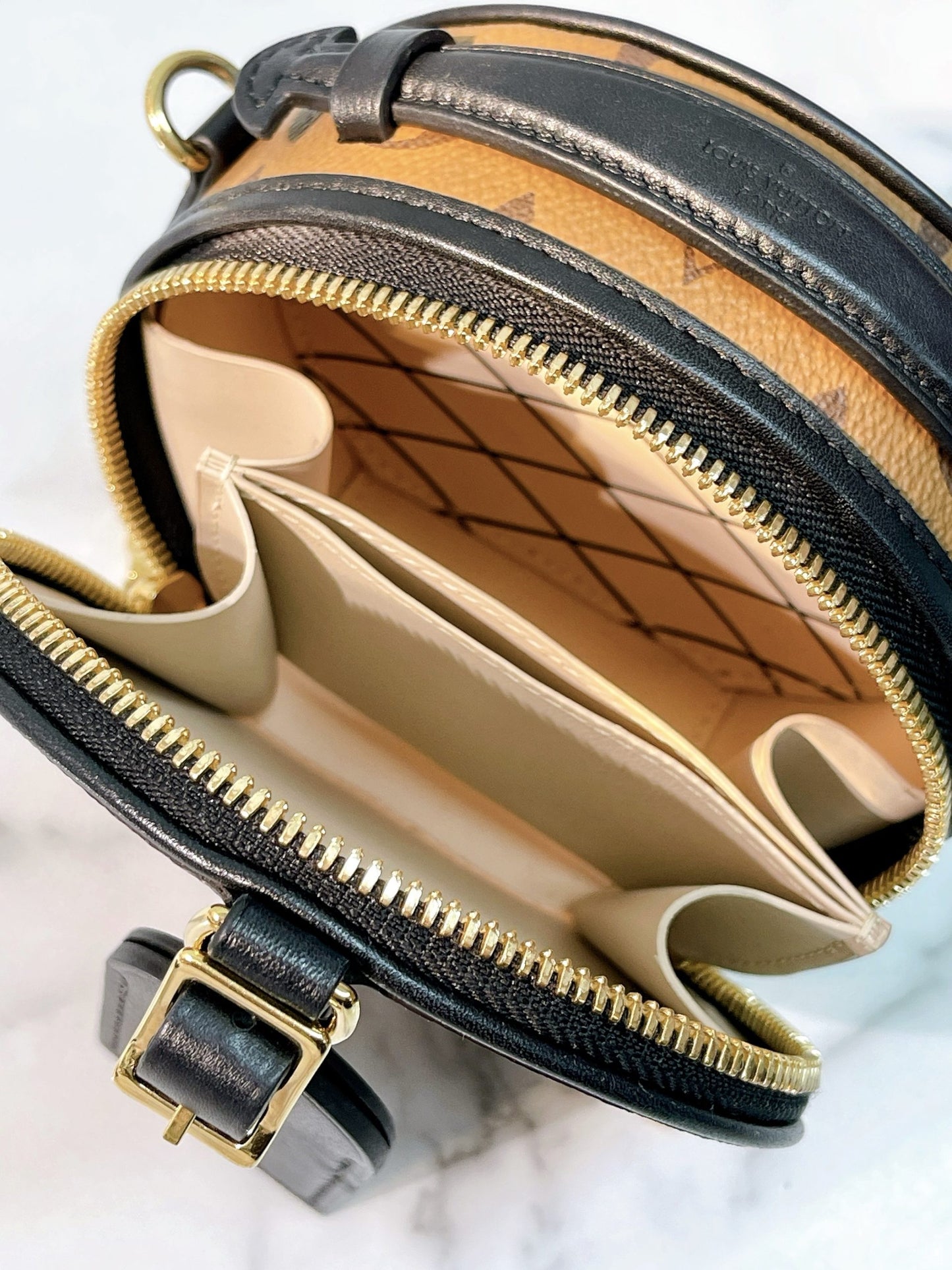 LV MINI BOITE CHAPEAU