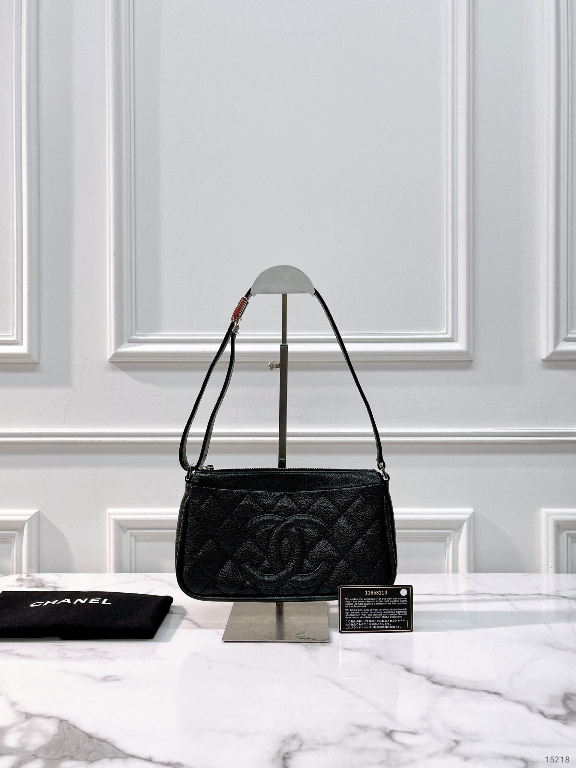 CHANEL VINTAGE SHOULDER BAG