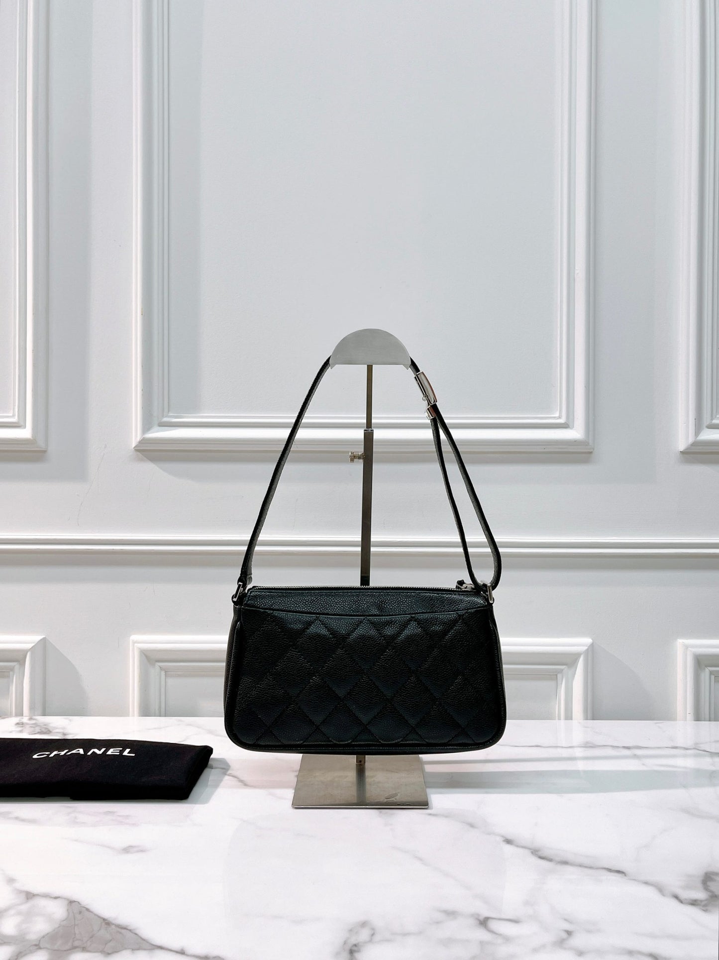 CHANEL VINTAGE SHOULDER BAG