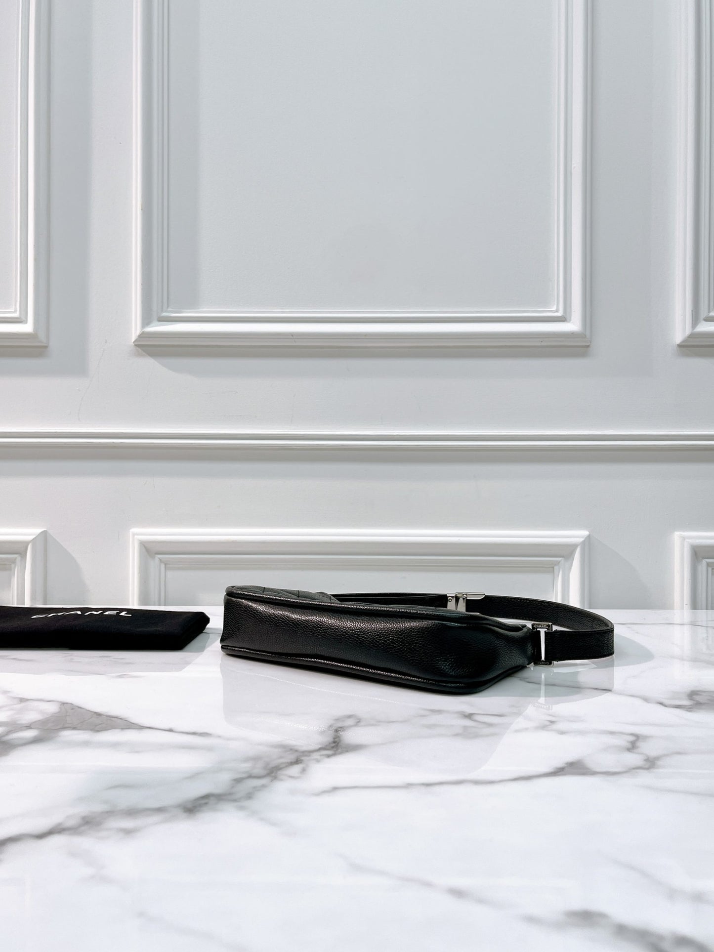 CHANEL VINTAGE SHOULDER BAG