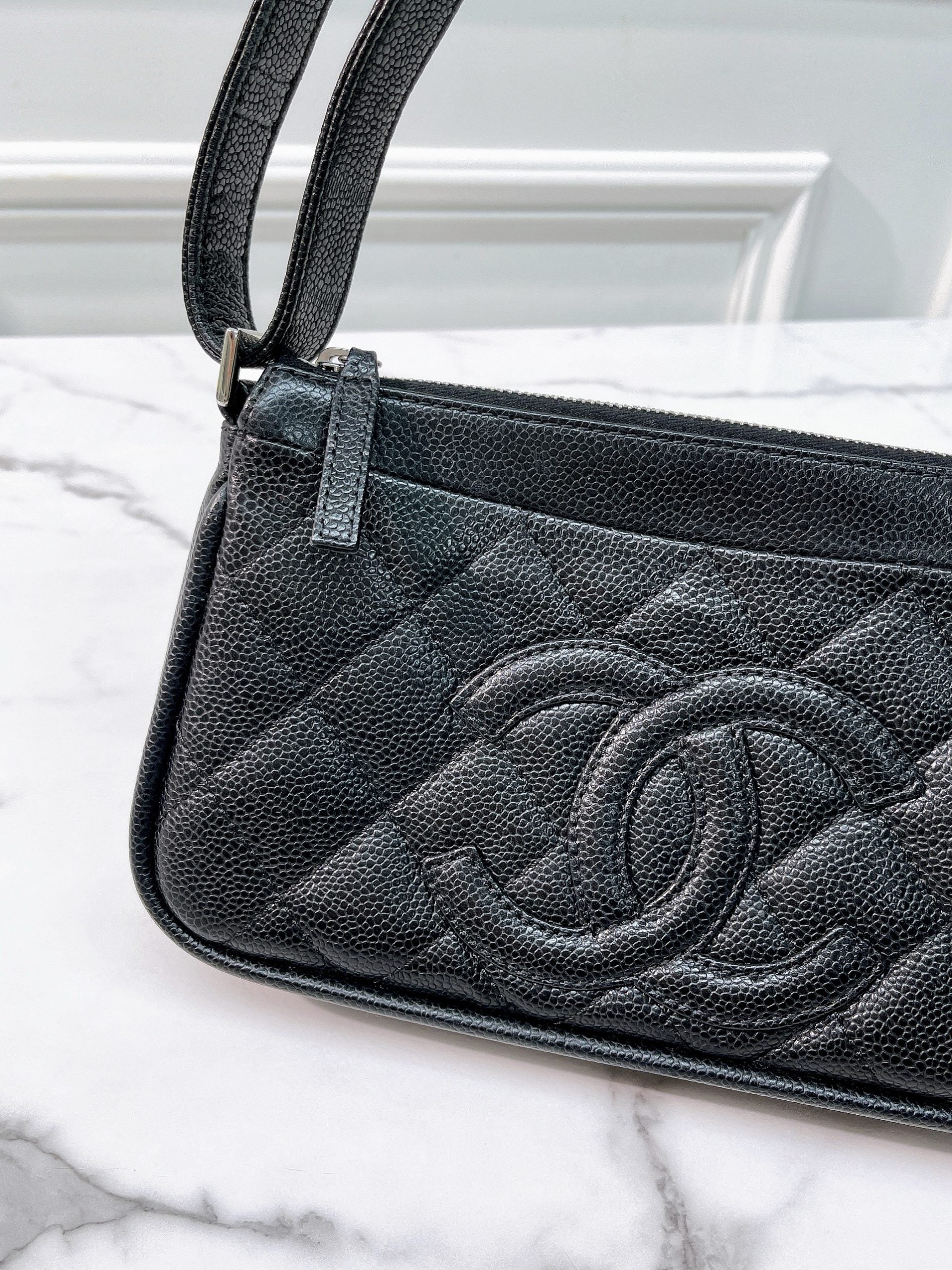 CHANEL VINTAGE SHOULDER BAG