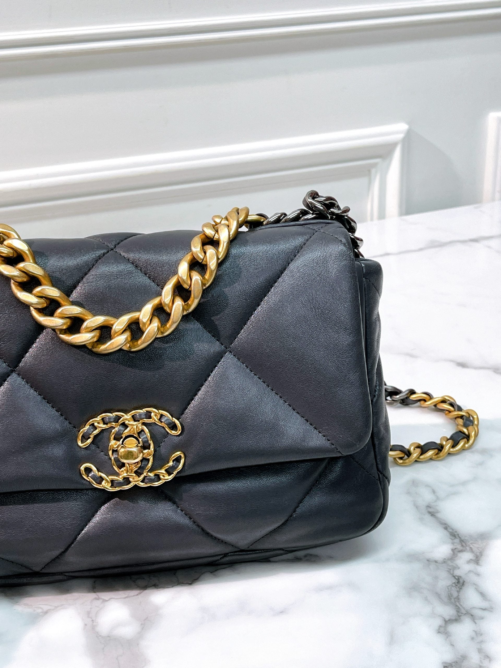 CHANEL 19 BAG SMALL