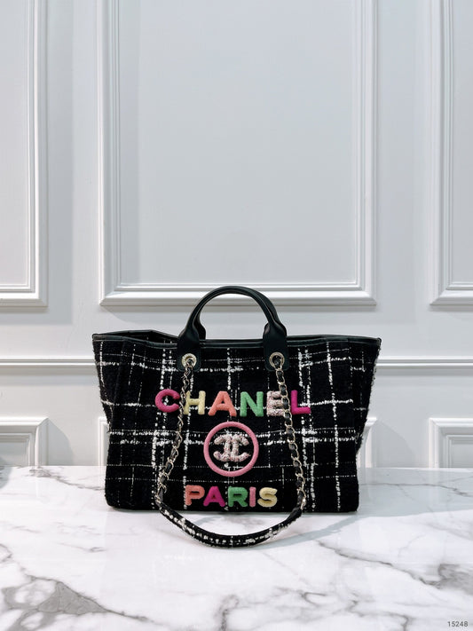 CHANEL 22K TOTE