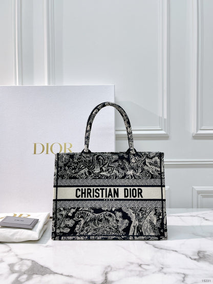 DIOR BOOK TOTE MEDIUM