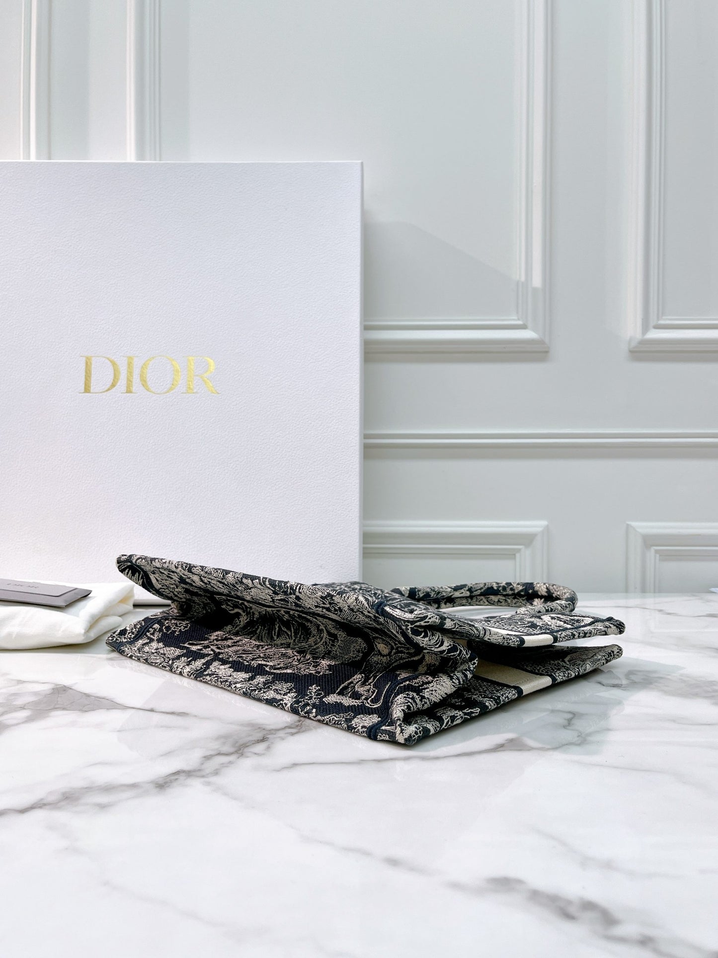 DIOR BOOK TOTE MEDIUM