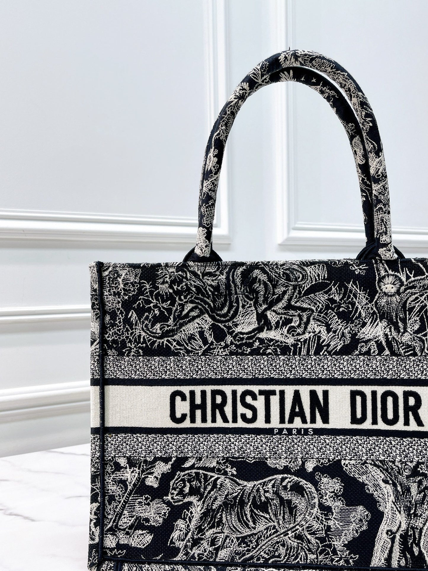 DIOR BOOK TOTE MEDIUM