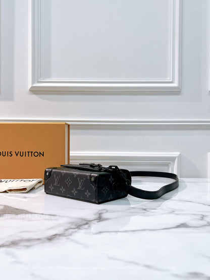 LV STEAMER WEARABLE WALLET