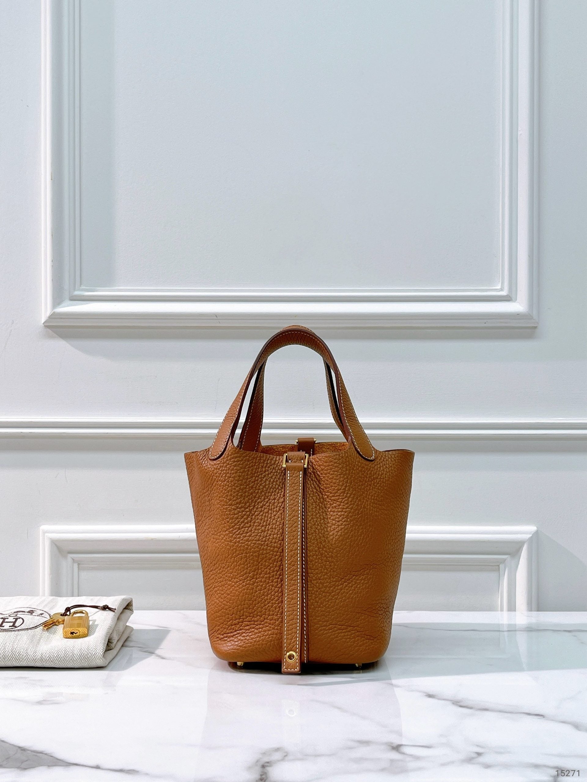 HERMES PICOTIN 18 GOLD/GOLD