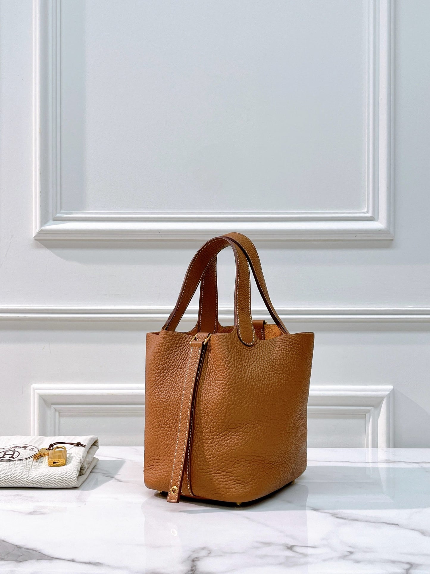 HERMES PICOTIN 18 GOLD/GOLD