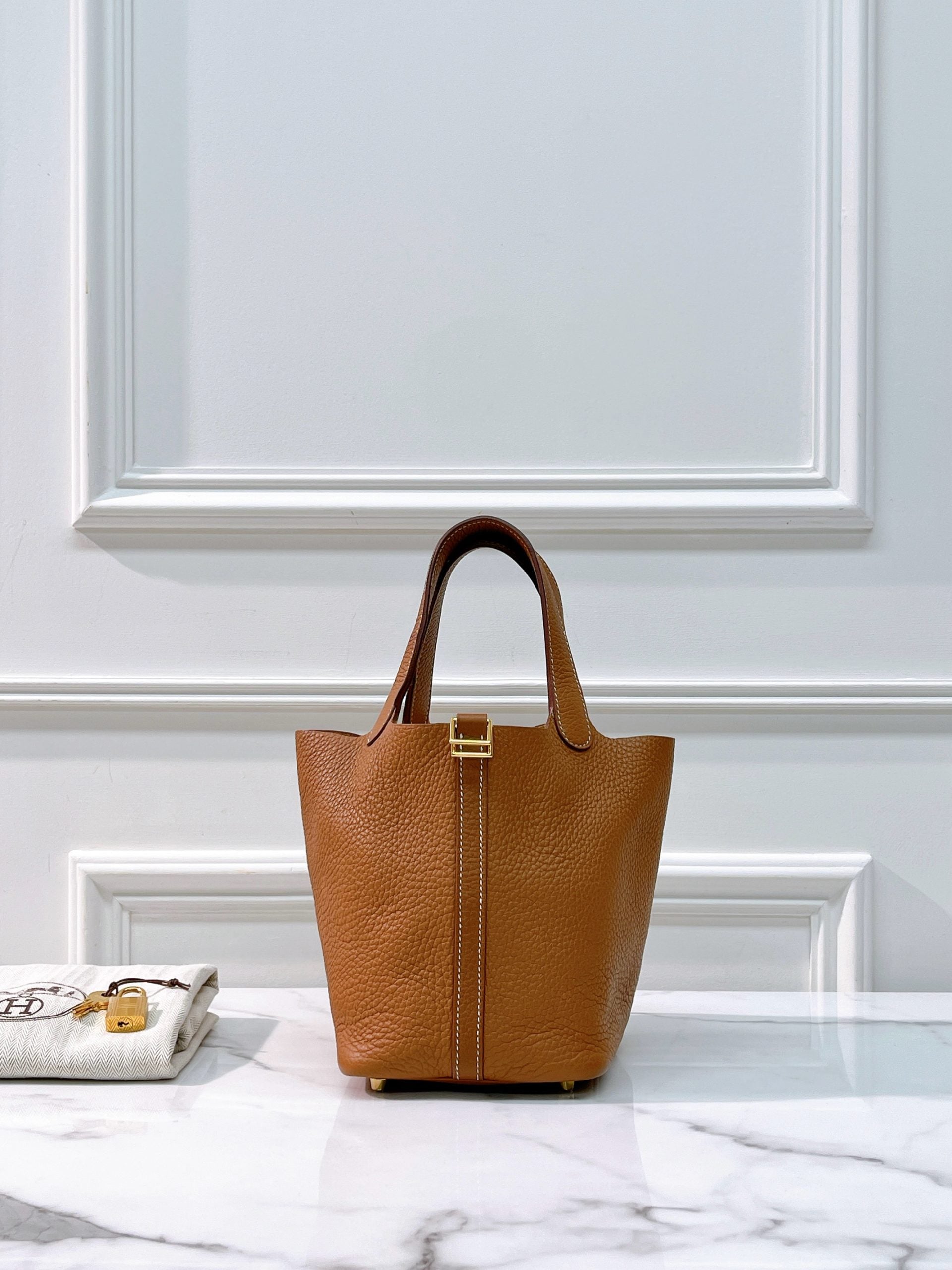 HERMES PICOTIN 18 GOLD/GOLD