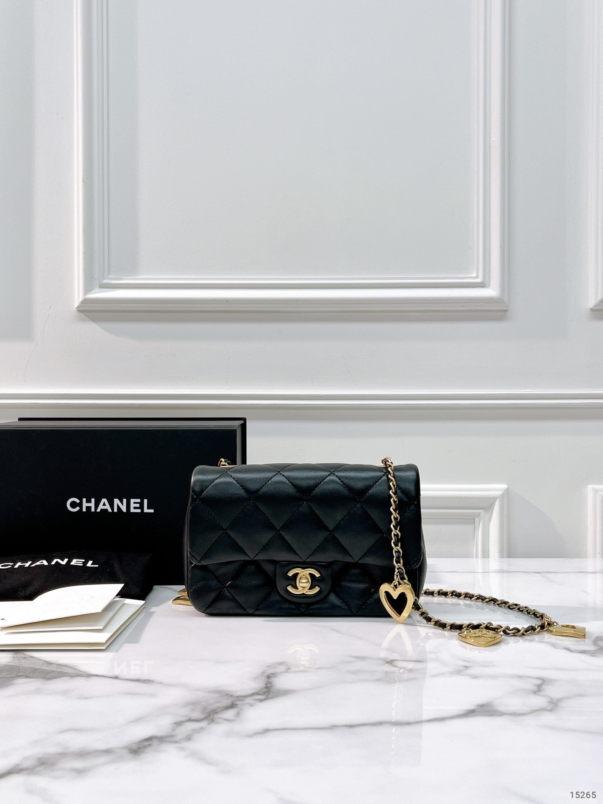 CHANEL 22B MINI FLAP