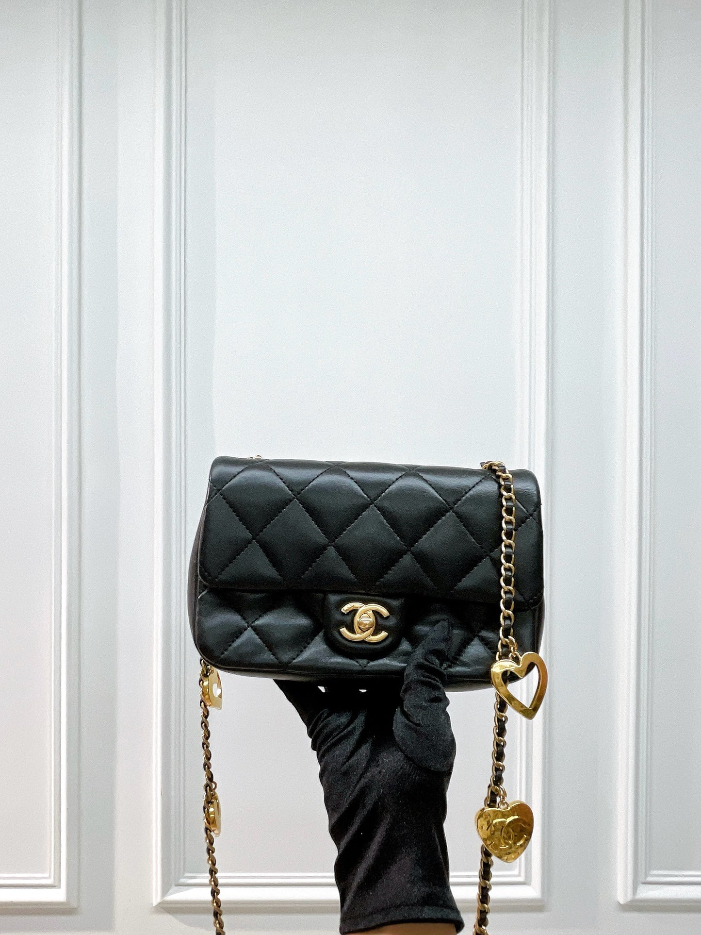 CHANEL 22B MINI FLAP