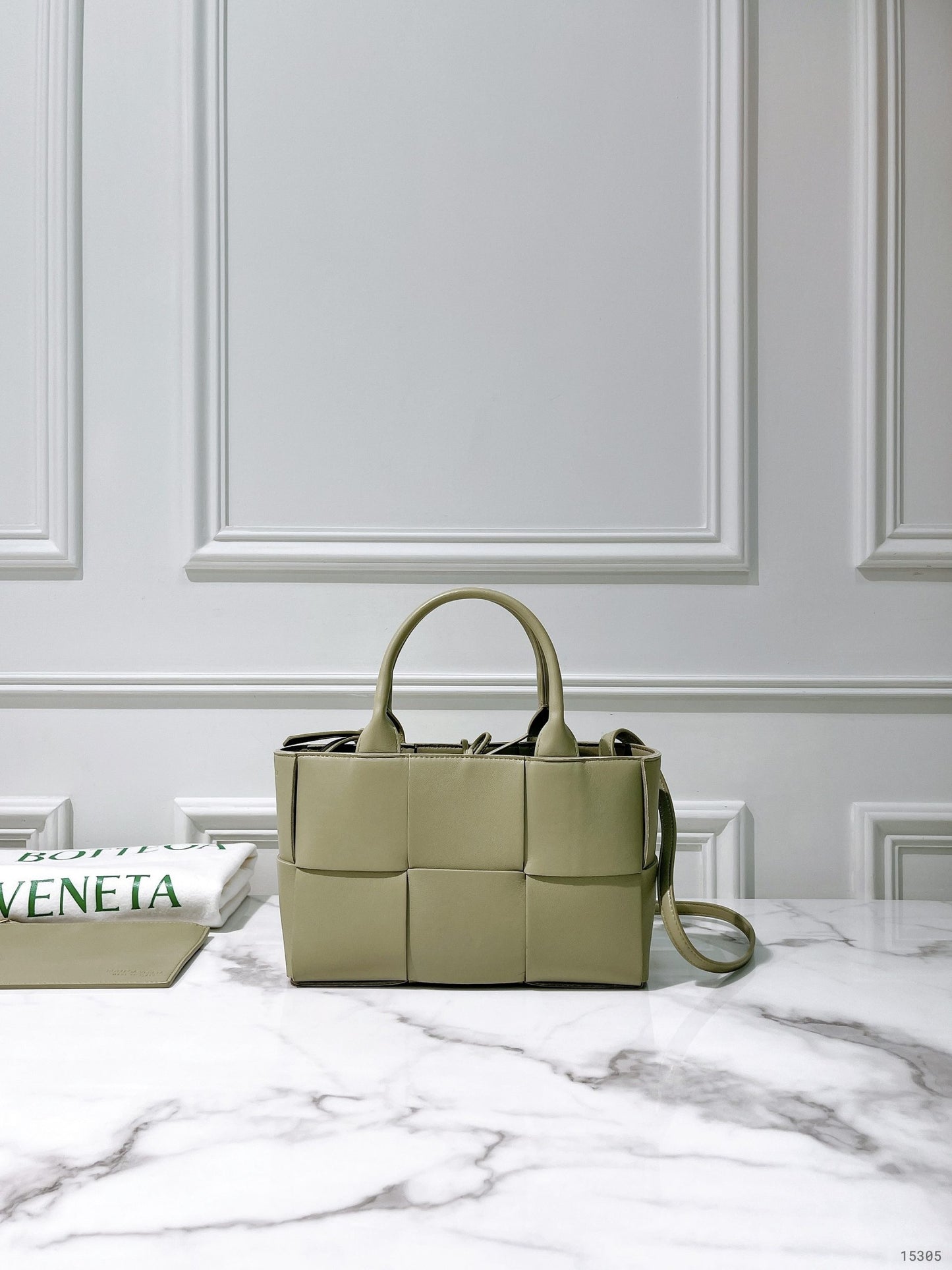 BOTTEGA VENETA ARCO TOTE