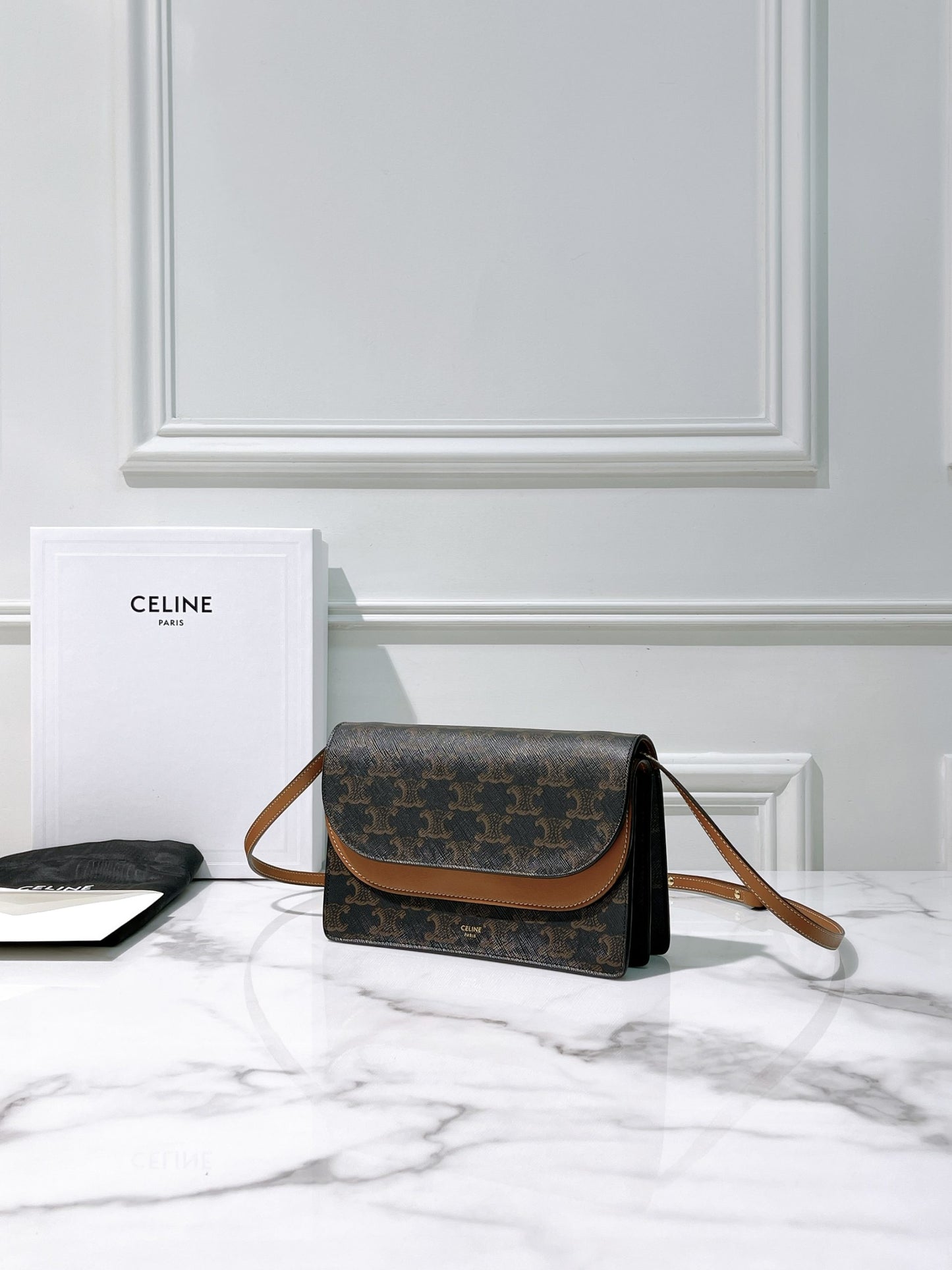 CELINE TRIOMPHE WOC