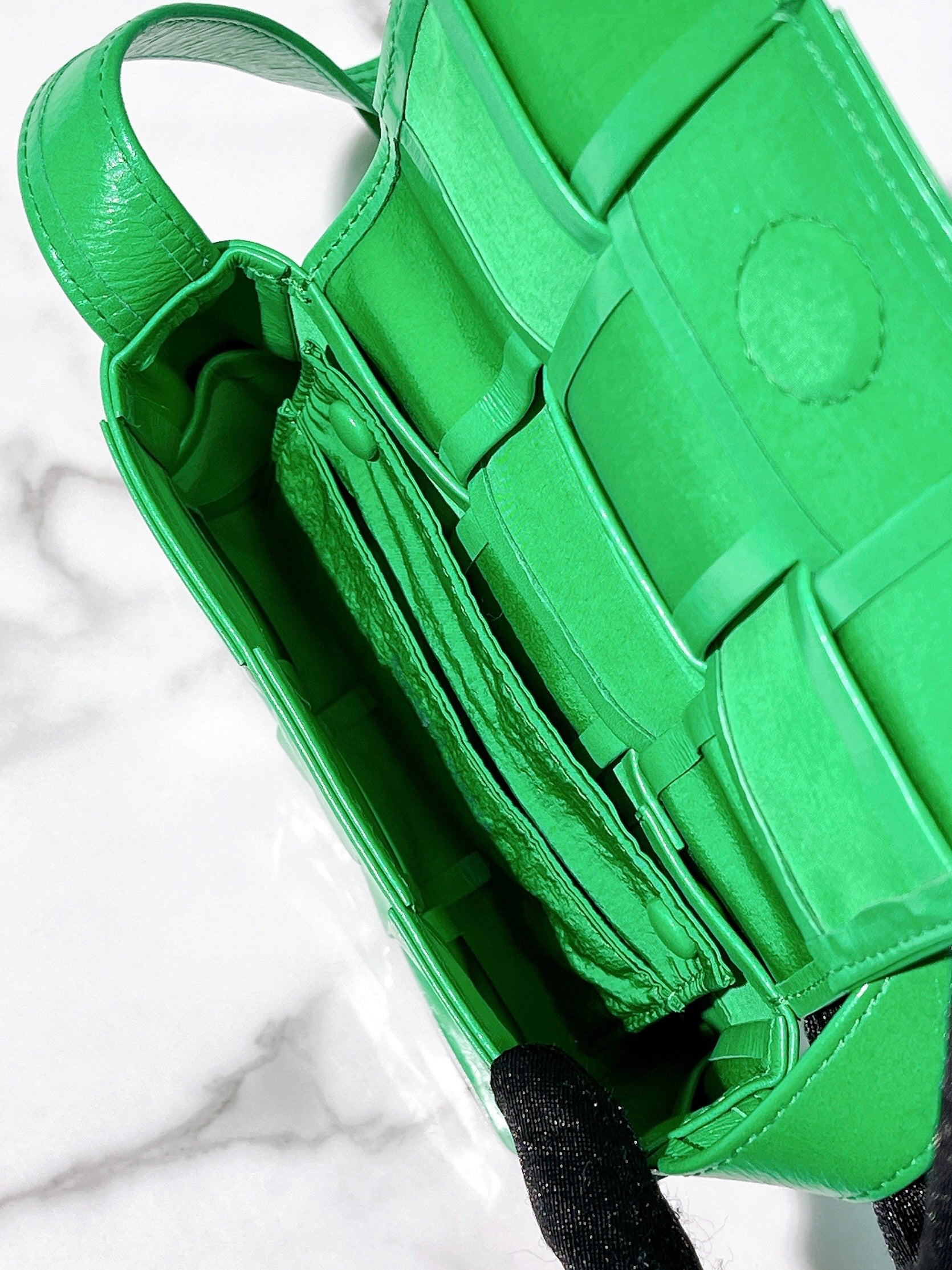 BOTTEGA VENETA MINI CASSETTE