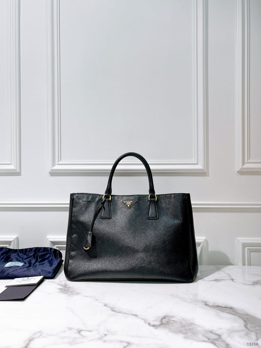 PRADA TOTE
