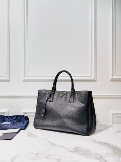 PRADA TOTE