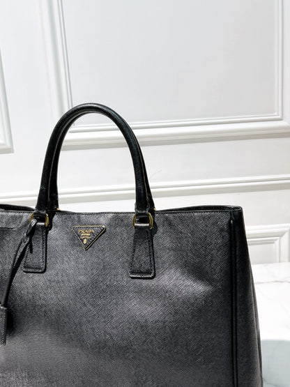 PRADA TOTE