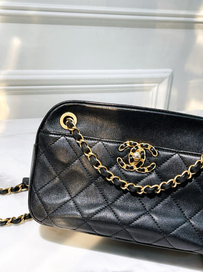 CHANEL 19 CAMERA BAG