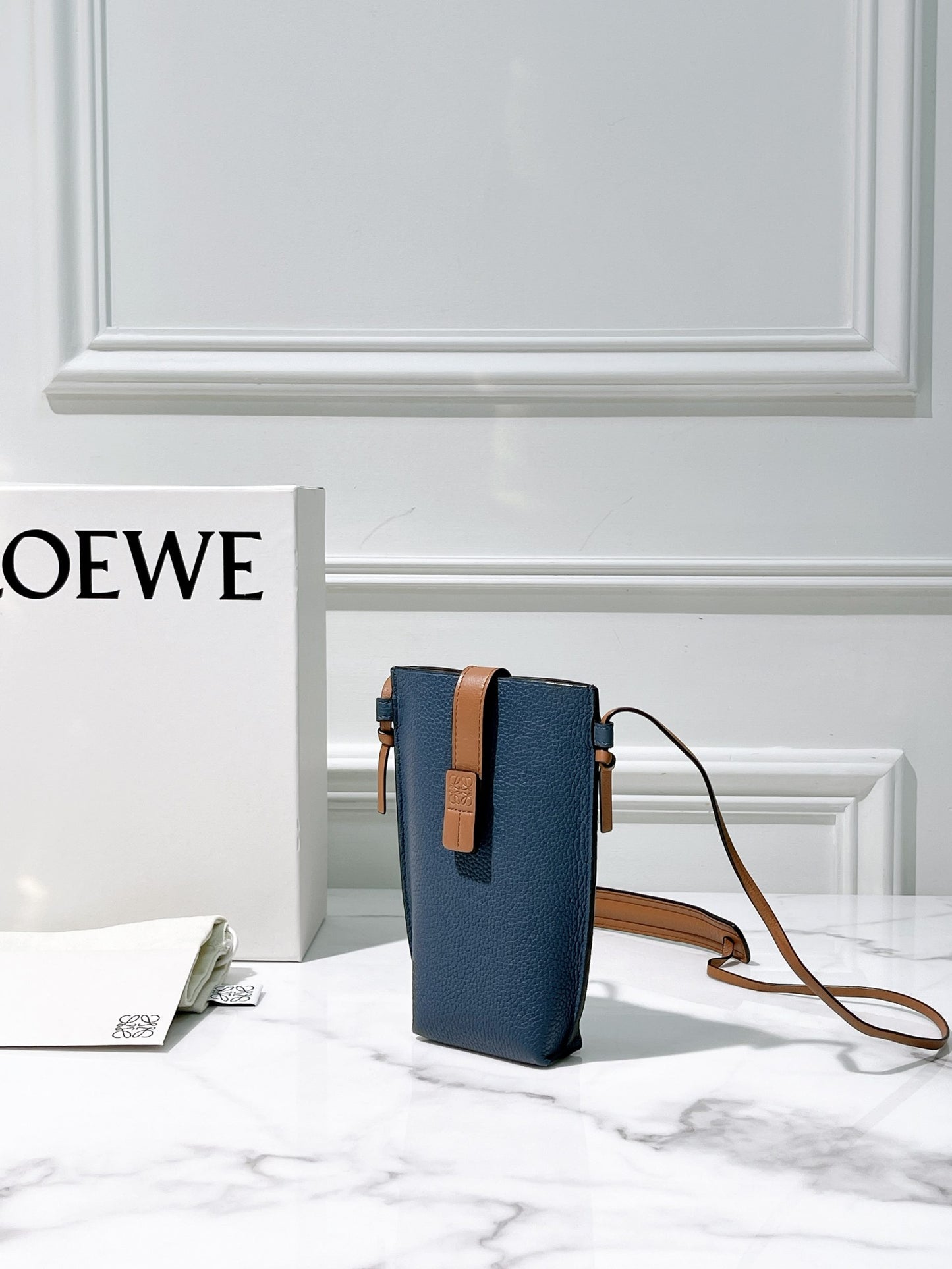 LOEWE PHONE BAG