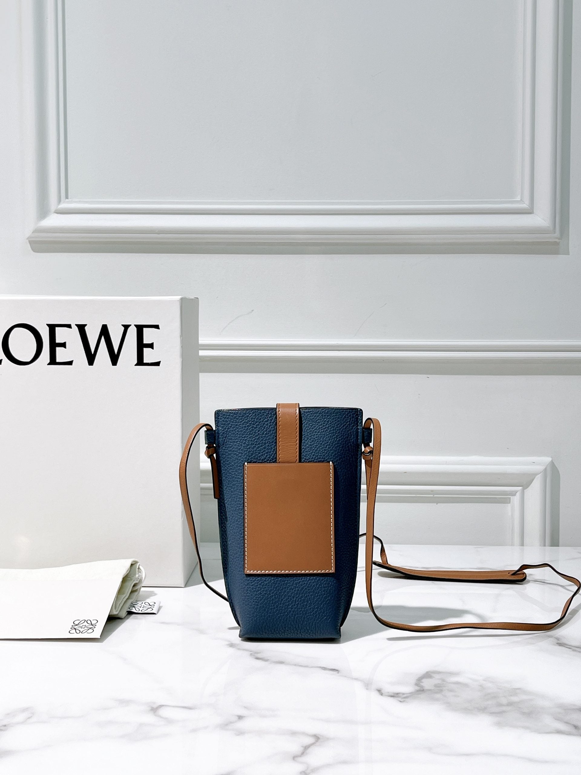 LOEWE PHONE BAG