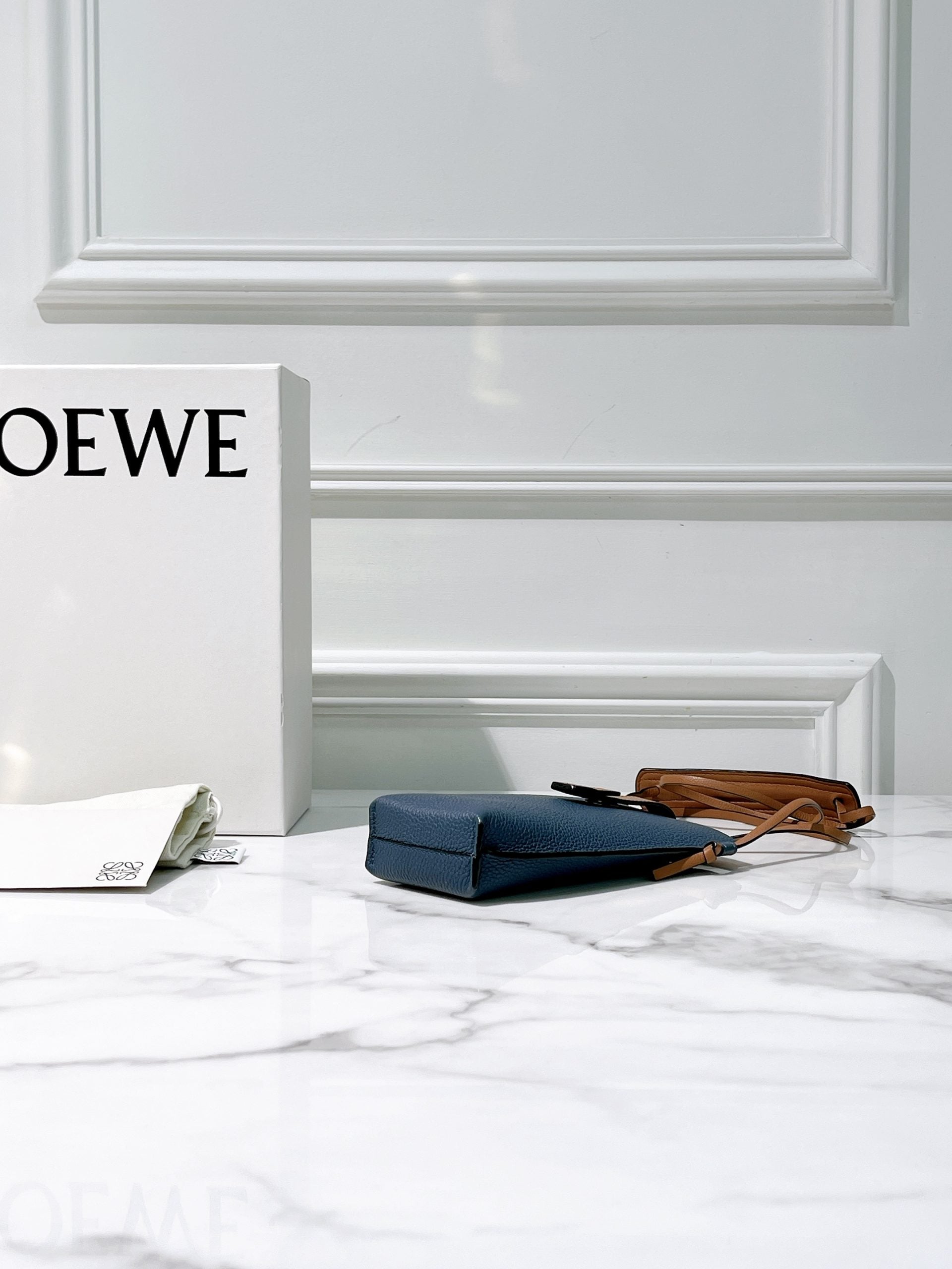 LOEWE PHONE BAG