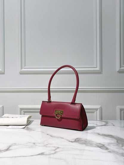 FERRAGAMO SHOULDER BAG