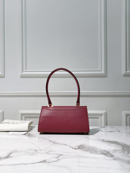 FERRAGAMO SHOULDER BAG