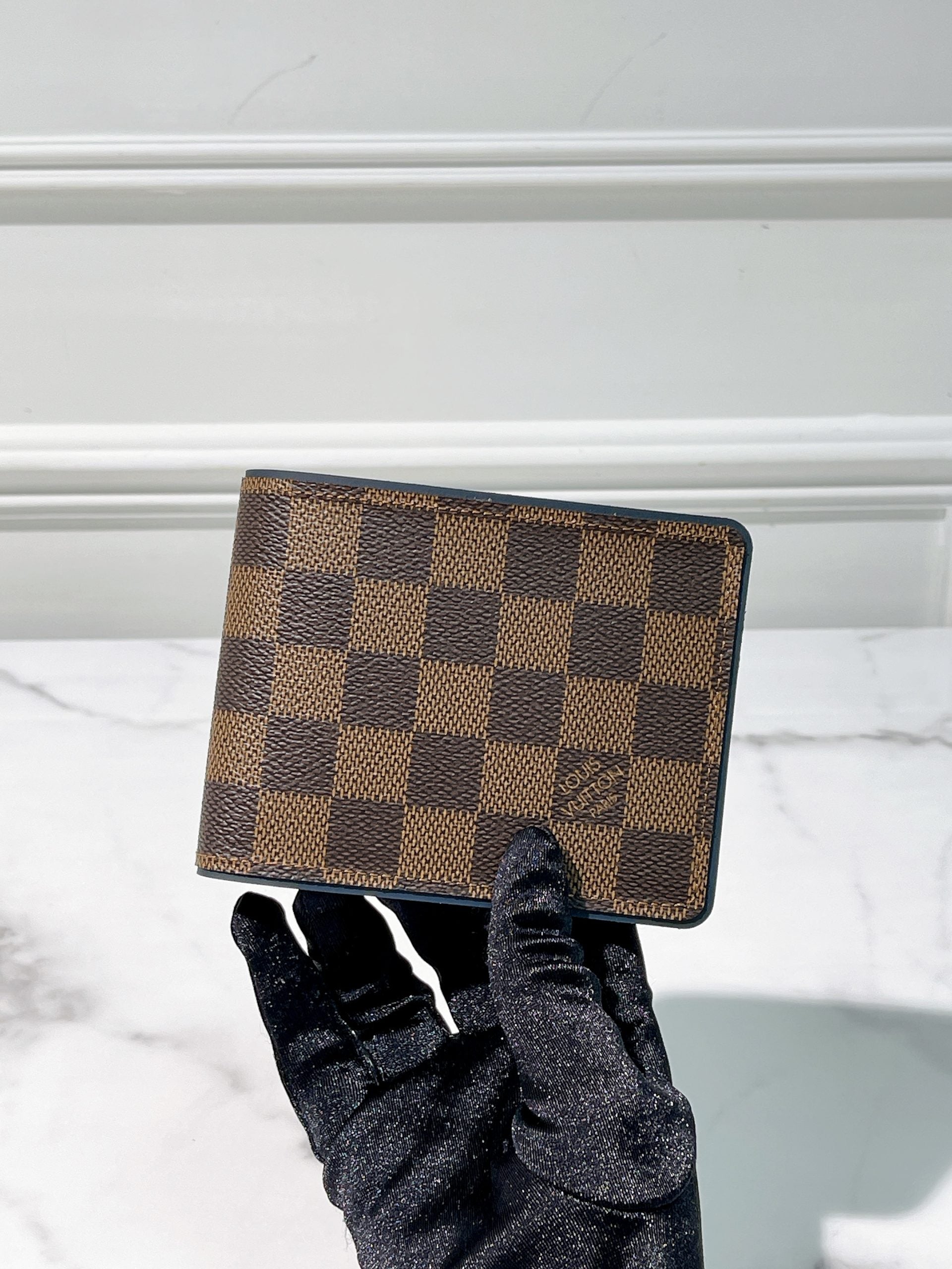 LV WALLET