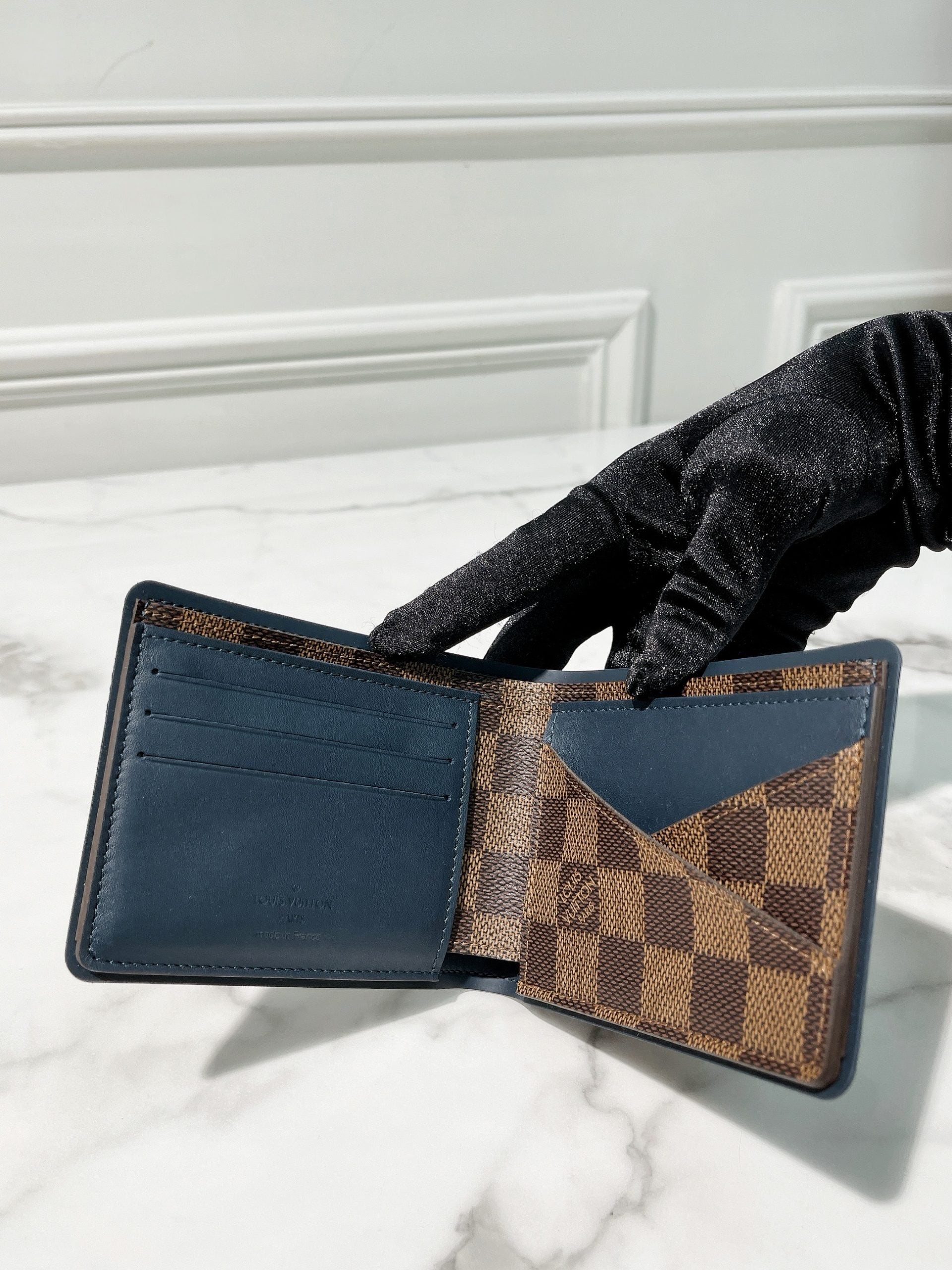 LV WALLET