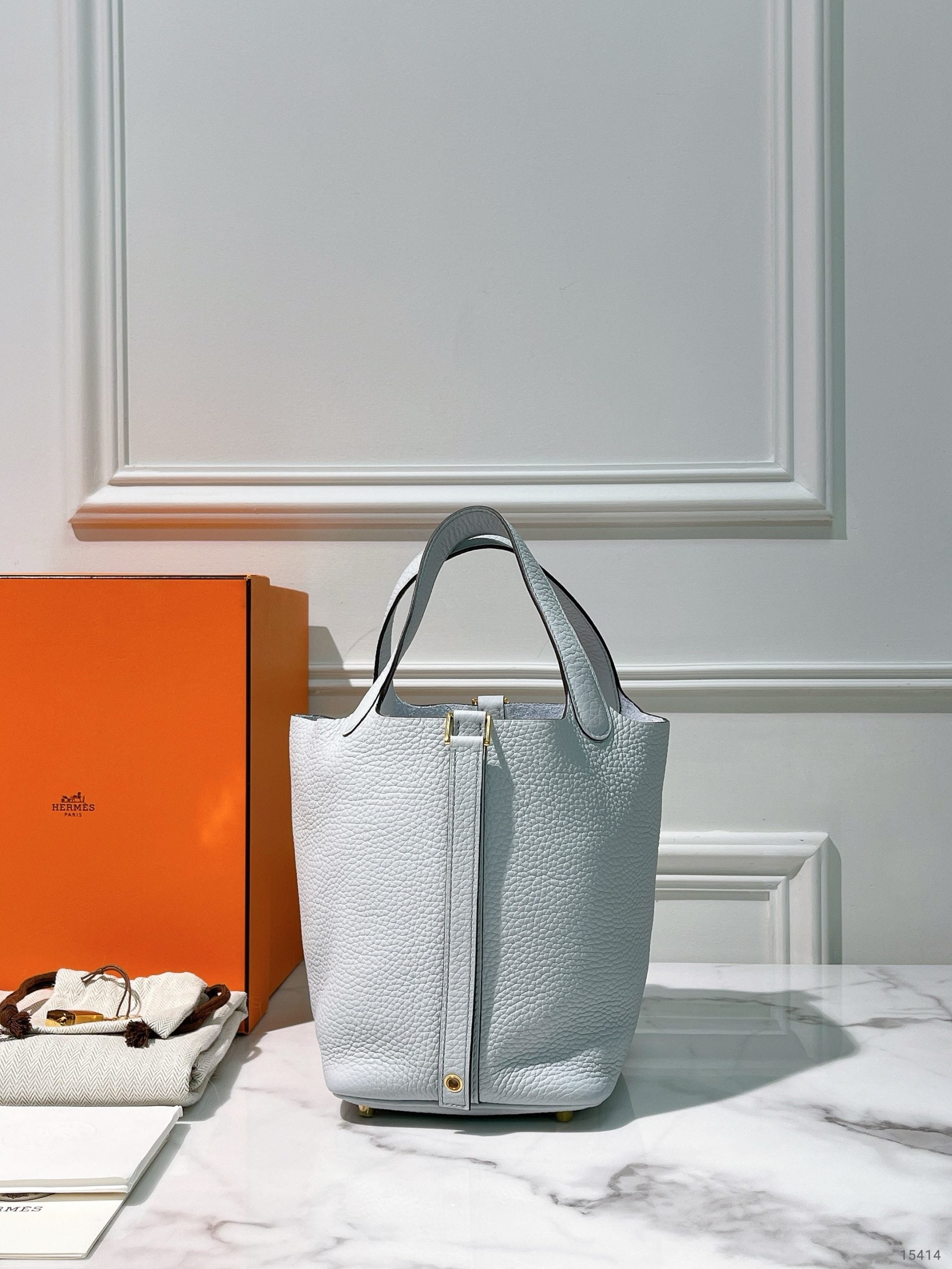 HERMES PICOTIN 18 BLEU PALE/GOLD