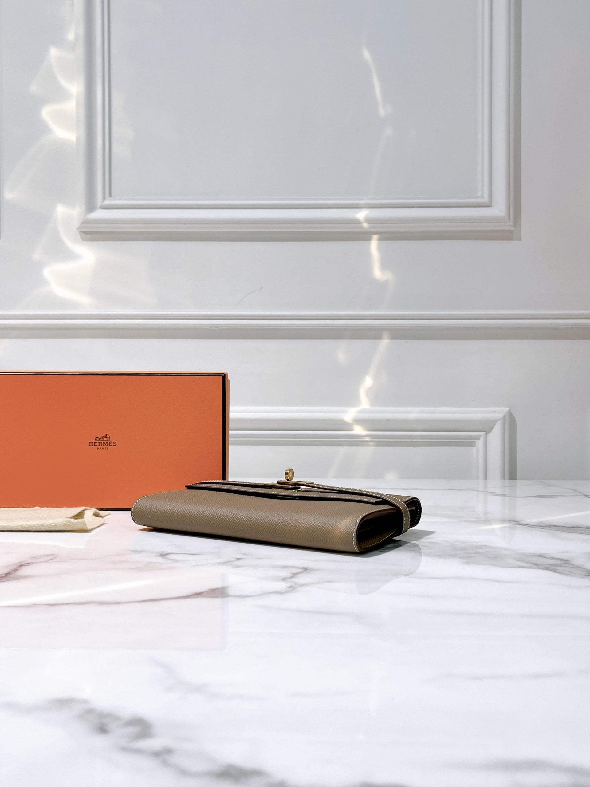 HERMES KELLY LONG WALLET ETOUPE/GOLD