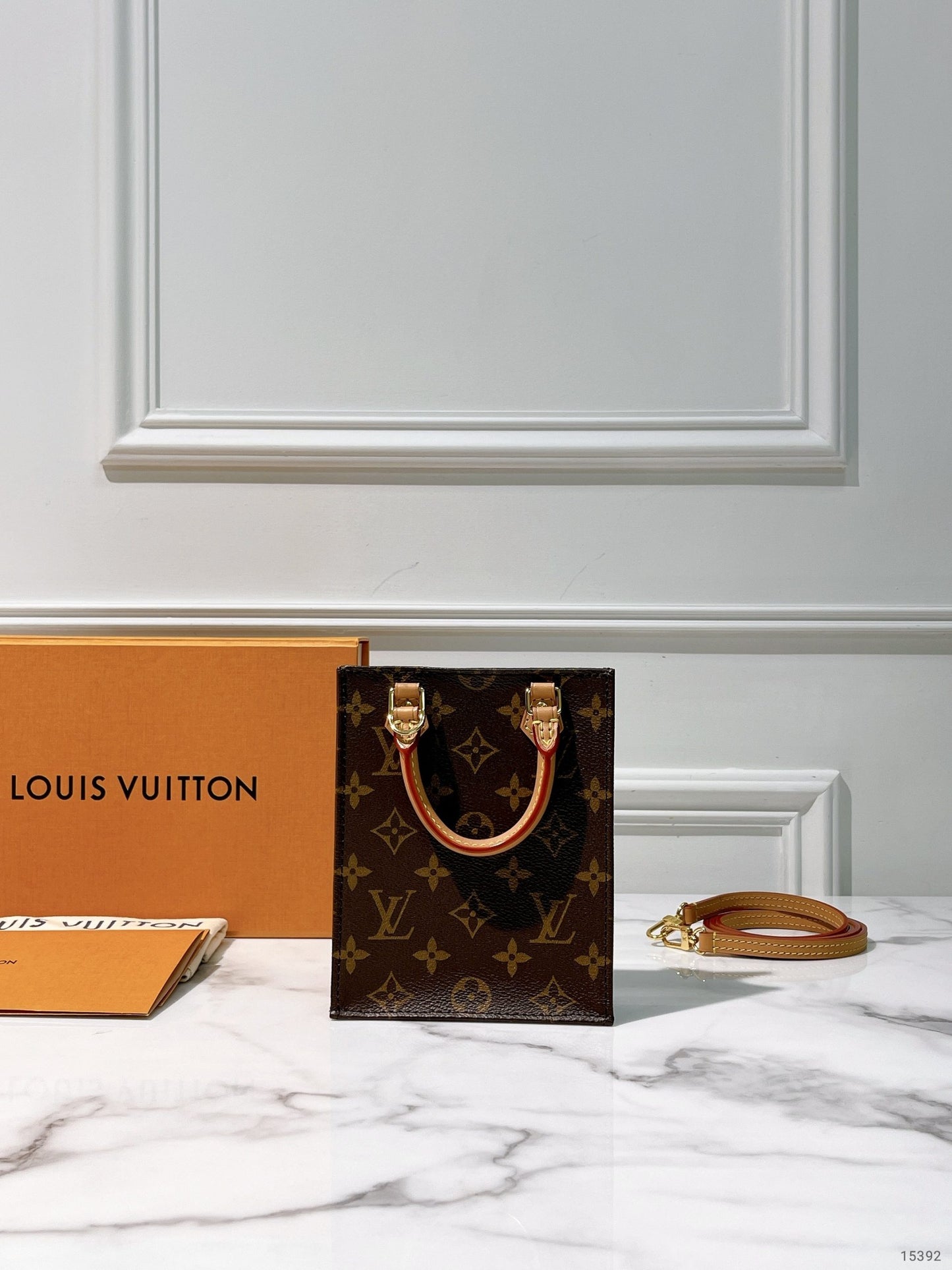 LV PETIT SAC PLAT MINI