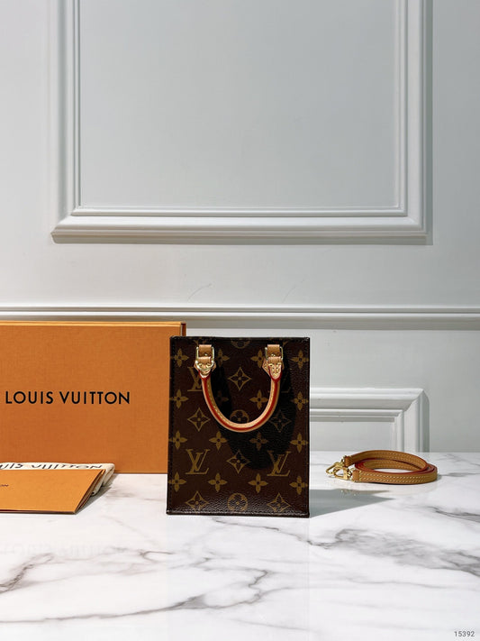 LV PETIT SAC PLAT MINI