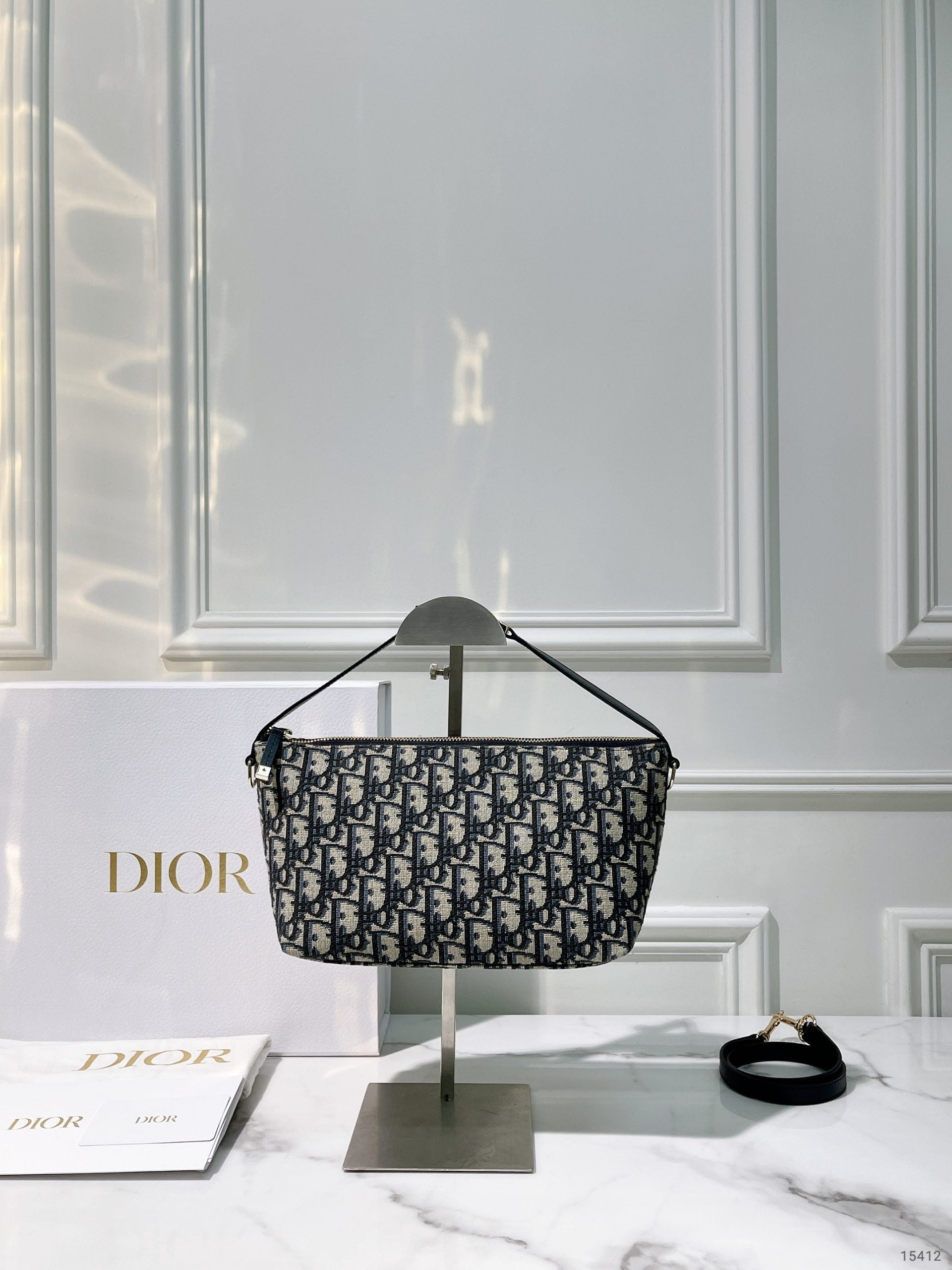 DIOR MEDIUM DIORTRAVEL NOMAD POUCH