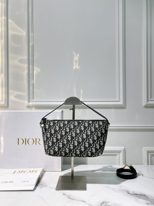 DIOR MEDIUM DIORTRAVEL NOMAD POUCH